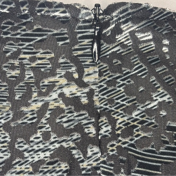 HARVE BENARD Sleeveless Black/Shiny/Sheer Velvet‎ Blouse Like New Sz 8 - Picture 8 of 12